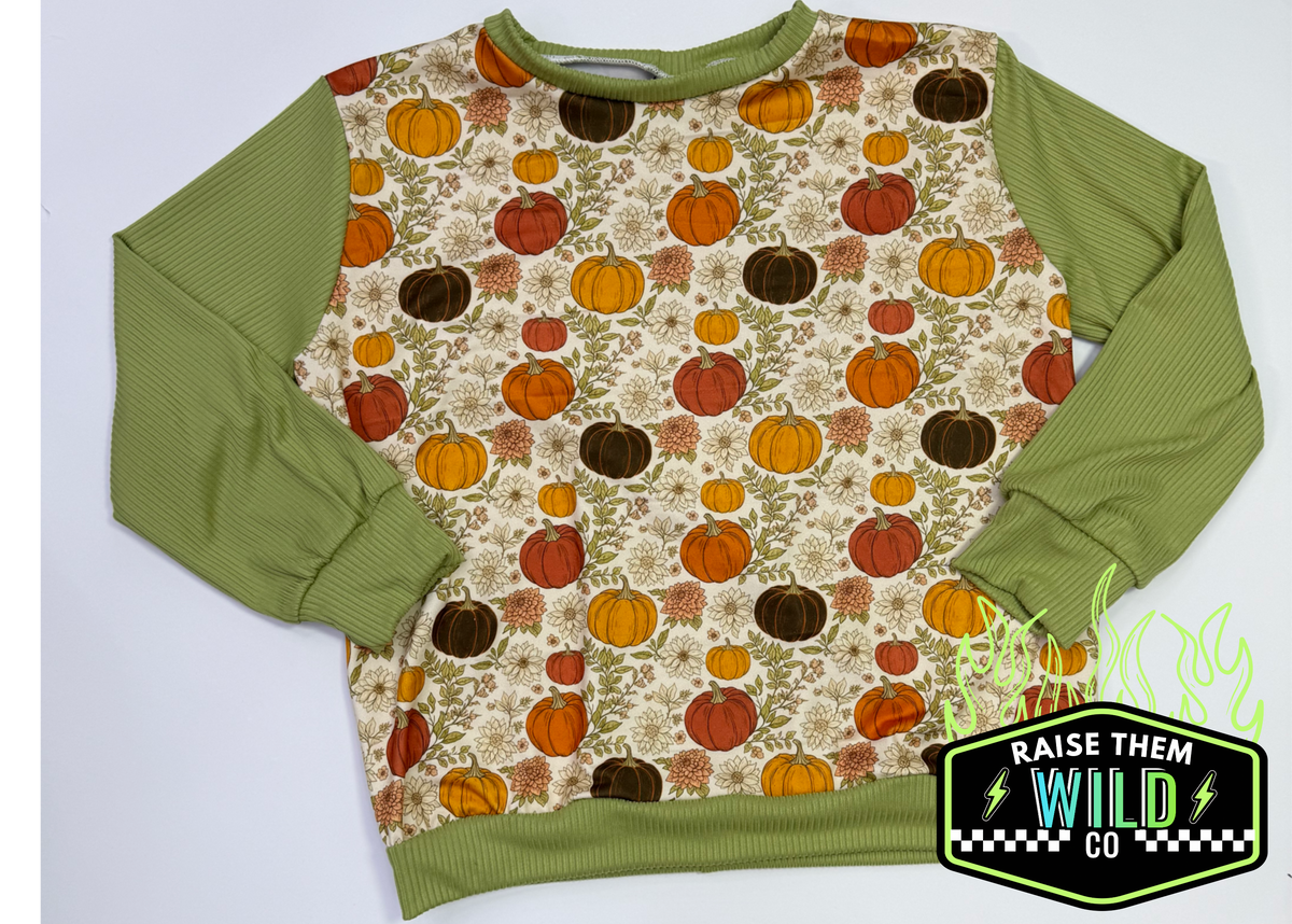 8y crewneck pumpkins